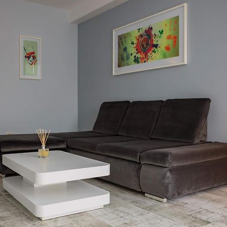 Central Bliss Apartment Сучеава Екстериор снимка