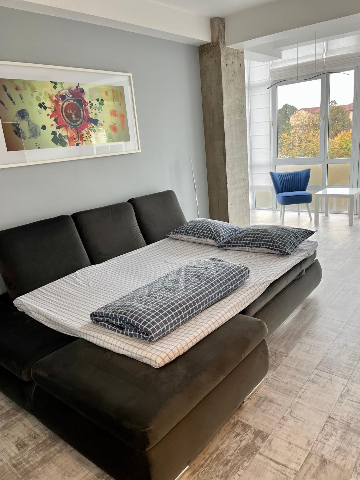 Central Bliss Apartment Сучеава Екстериор снимка